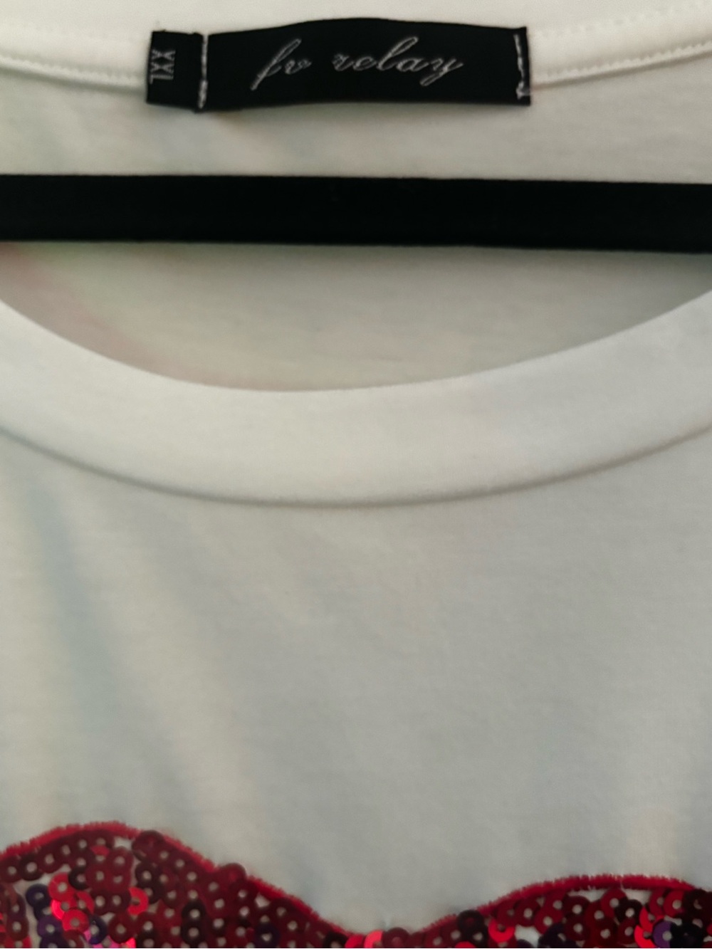 XXL SPARKLING White Sequin Lip Graphic Tee - Women - Picture 4 of 6